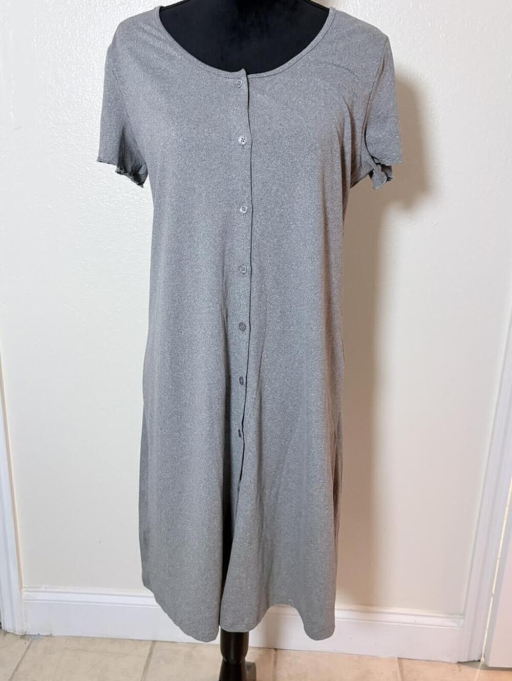 Ekouaer Gray Button-Front Midi Dress Size M